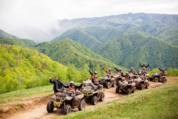 Riders Group Mountain